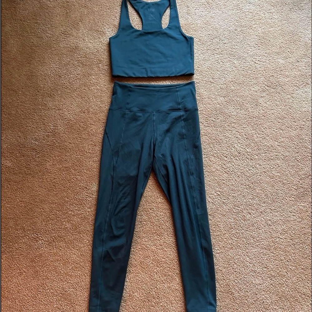 Emerald Green Girlfriend Collective leggings and tank set, size small